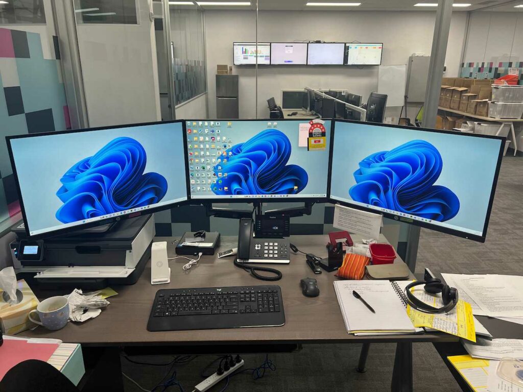 Triple Monitor Setup can increase business productivity
